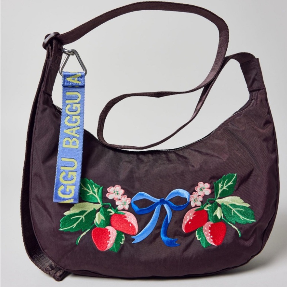 BAGGU Brown Shoulder Bag with Red Strawberry Embroidery and Blue Ribbon Accent